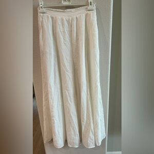 Mahina Elegant wide leg pants.